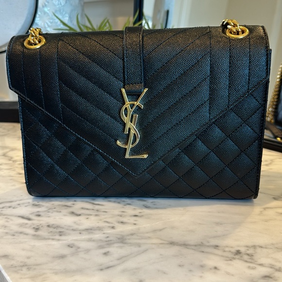 YSL Saint Laurent Envelope Triquilt Medium Should Bag in Grained Leather - Picture 2 of 4